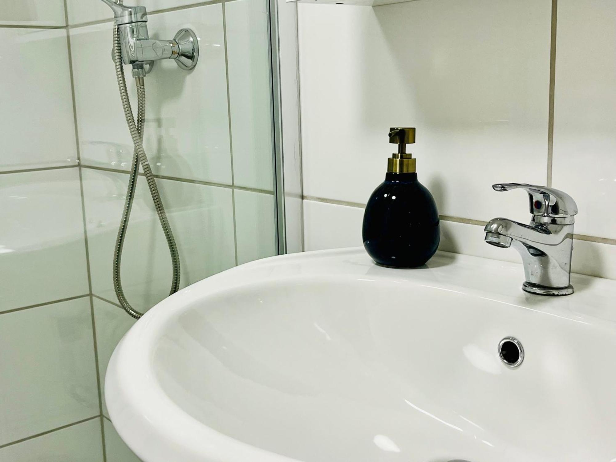 Aycatcherhomes - Top Lage I Zentral I Altstadt Marburg I Naehe Fluss Lahn I Wlan I Parterre Boutique Apartment Orion Dış mekan fotoğraf